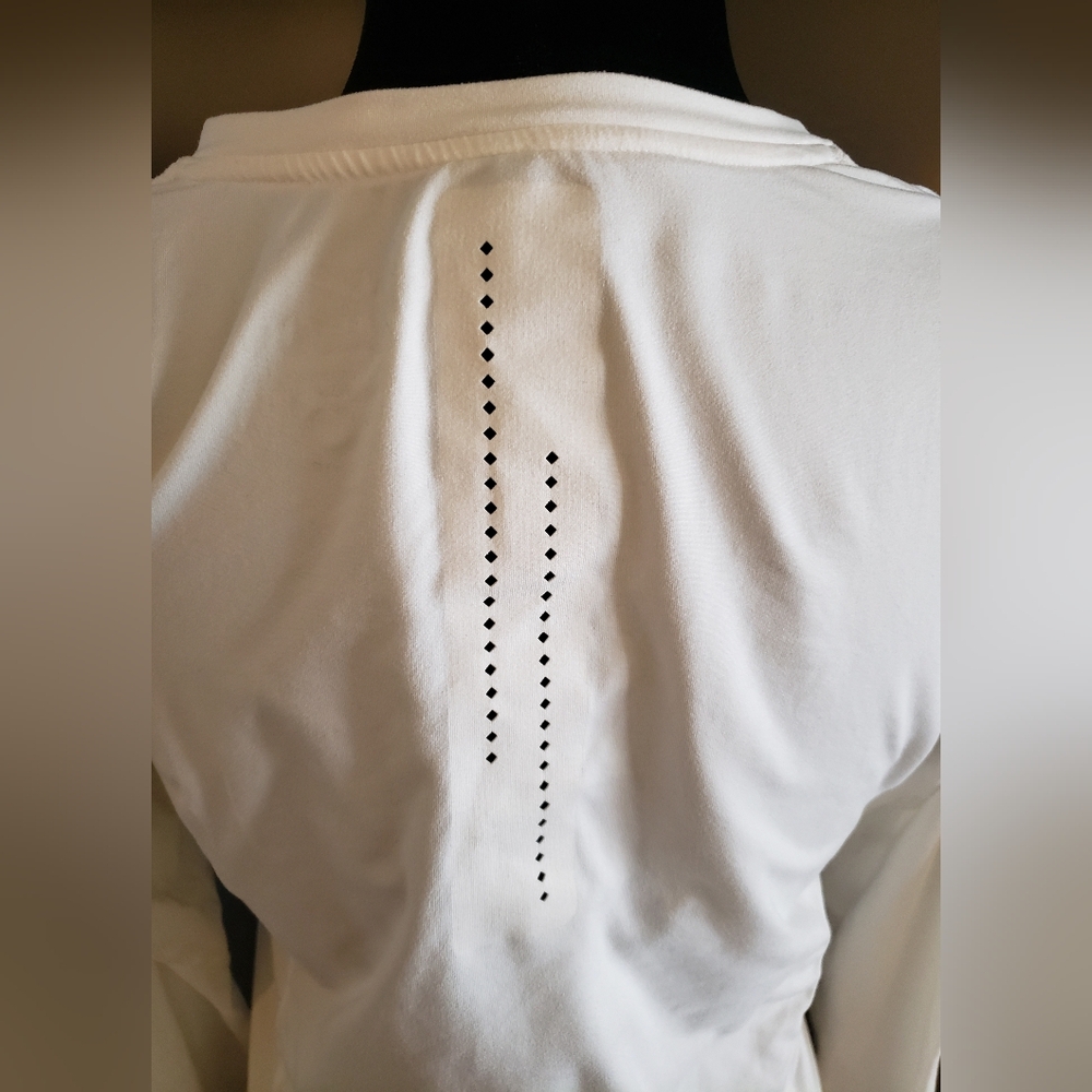 🔥 Women's Nike Dry-Fit Long Sleeved Top - Size Medium - Picture 3 of 4